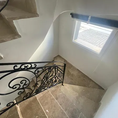 Guenluek Kiralik Tripleks Kyrenia (Northern Cyprus)