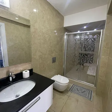 Guenluek Kiralik Tripleks Kyrenia (Northern Cyprus)