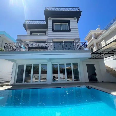 Guenluek Kiralik Tripleks Villa *